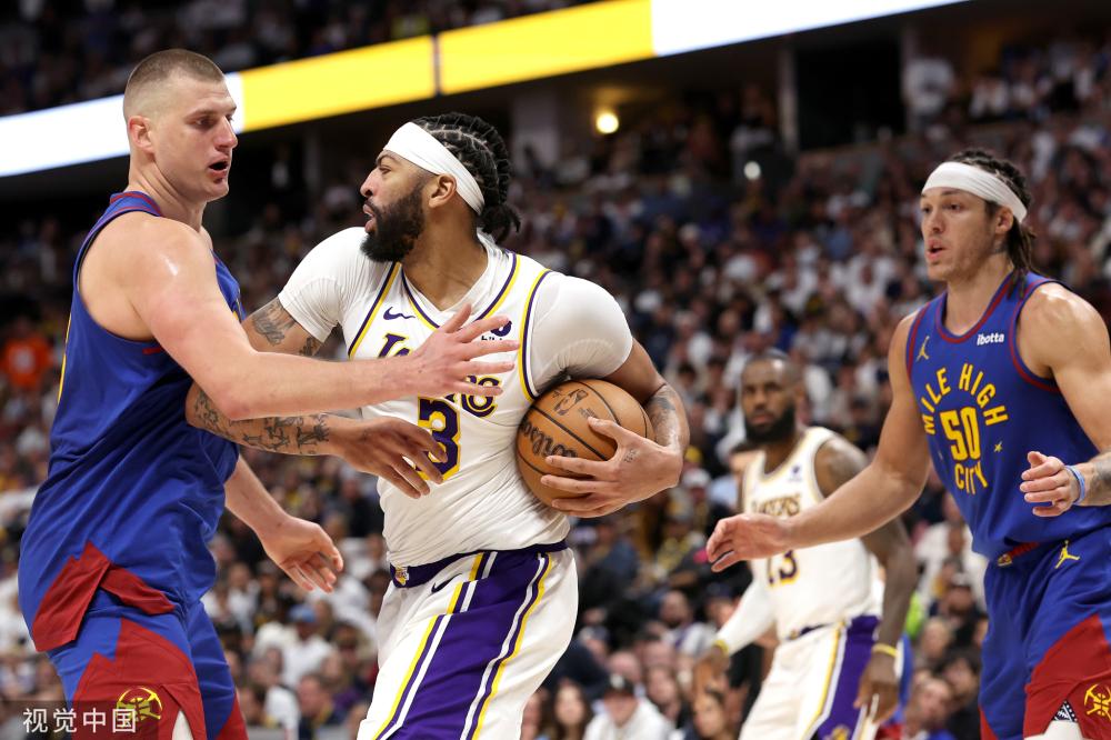 现巴萨巅峰 现巴萨巅峰