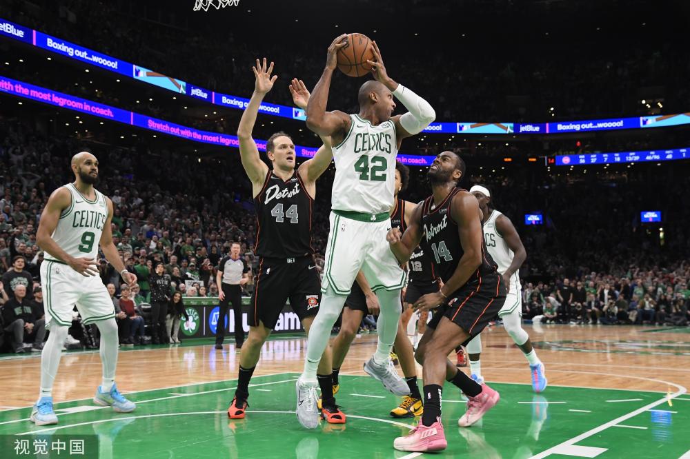 使得他在比 使得他在比